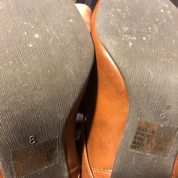 Women’s size 8 boots - Picture 3 of 3